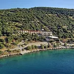 Evia Silence Boufalo