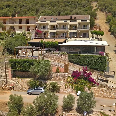Evia Silence Lägenhetshotell 4*