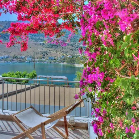 Evia Silence Aparthotel 4*