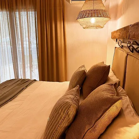 Evia Silence Lägenhetshotell 4*