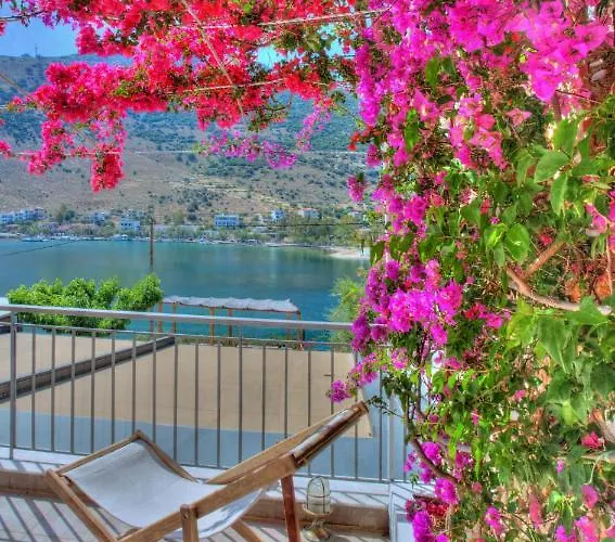 Evia Silence Ξενοδοχείο με διαμερίσματα 4*